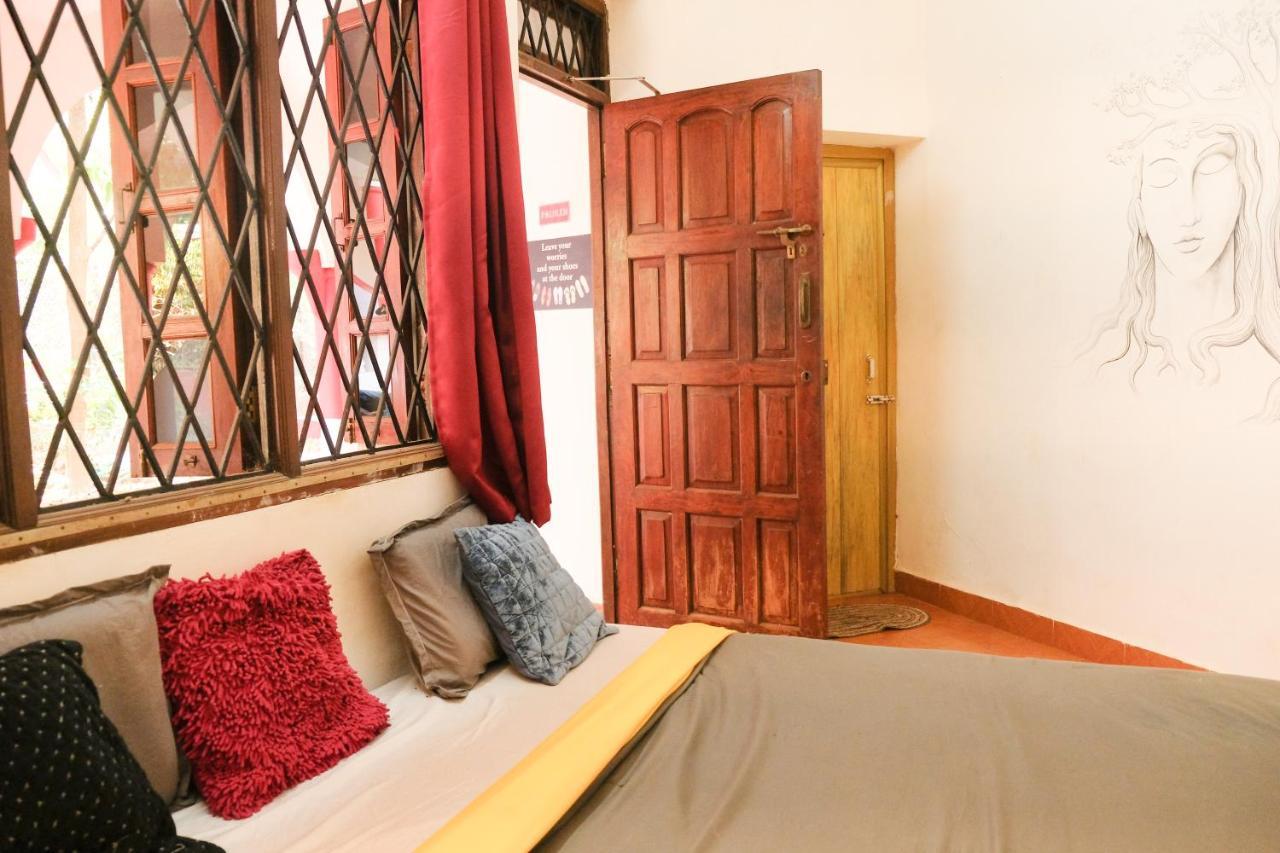 Mitra Hostel Vagator Extérieur photo