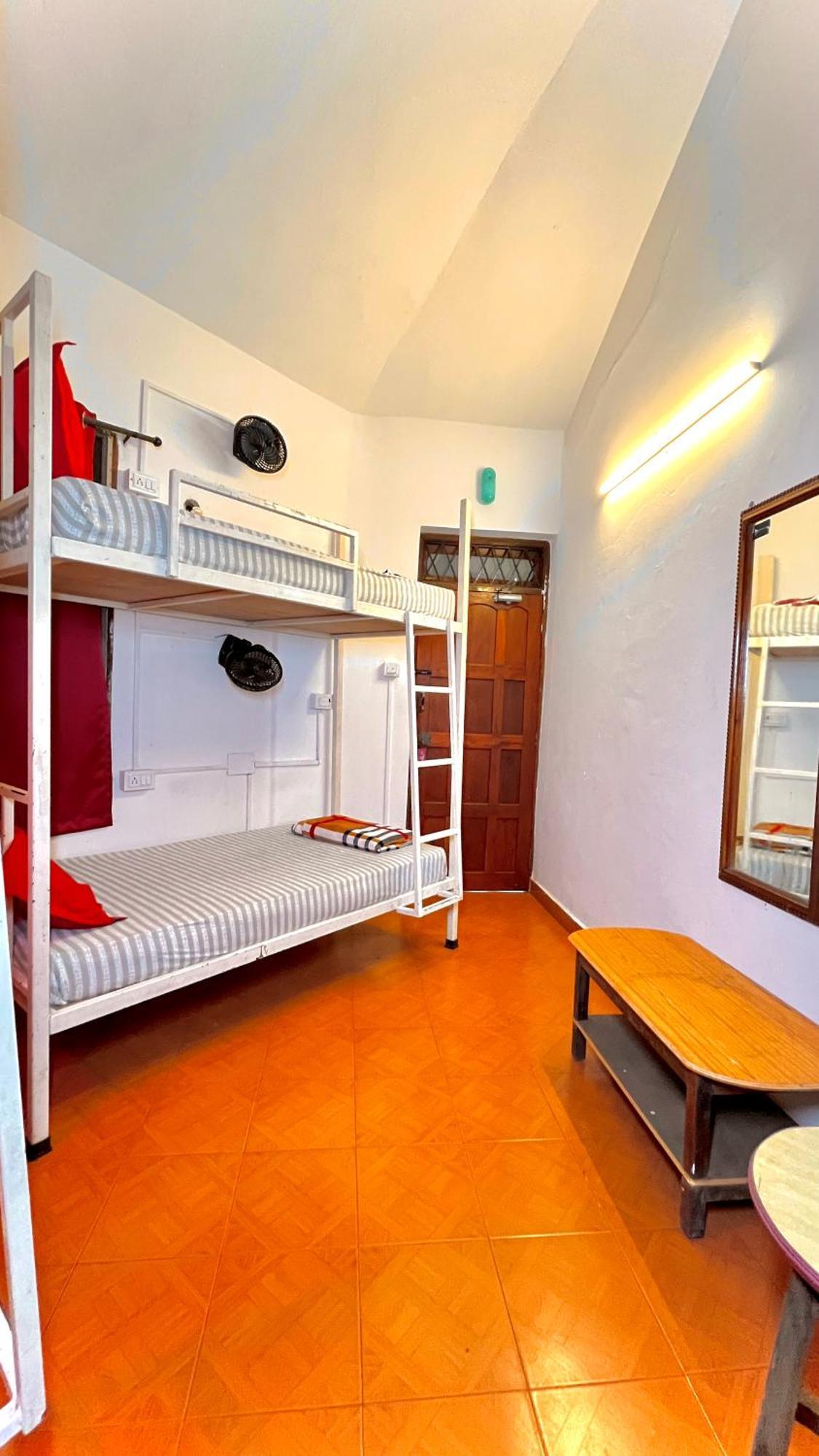 Mitra Hostel Vagator Extérieur photo